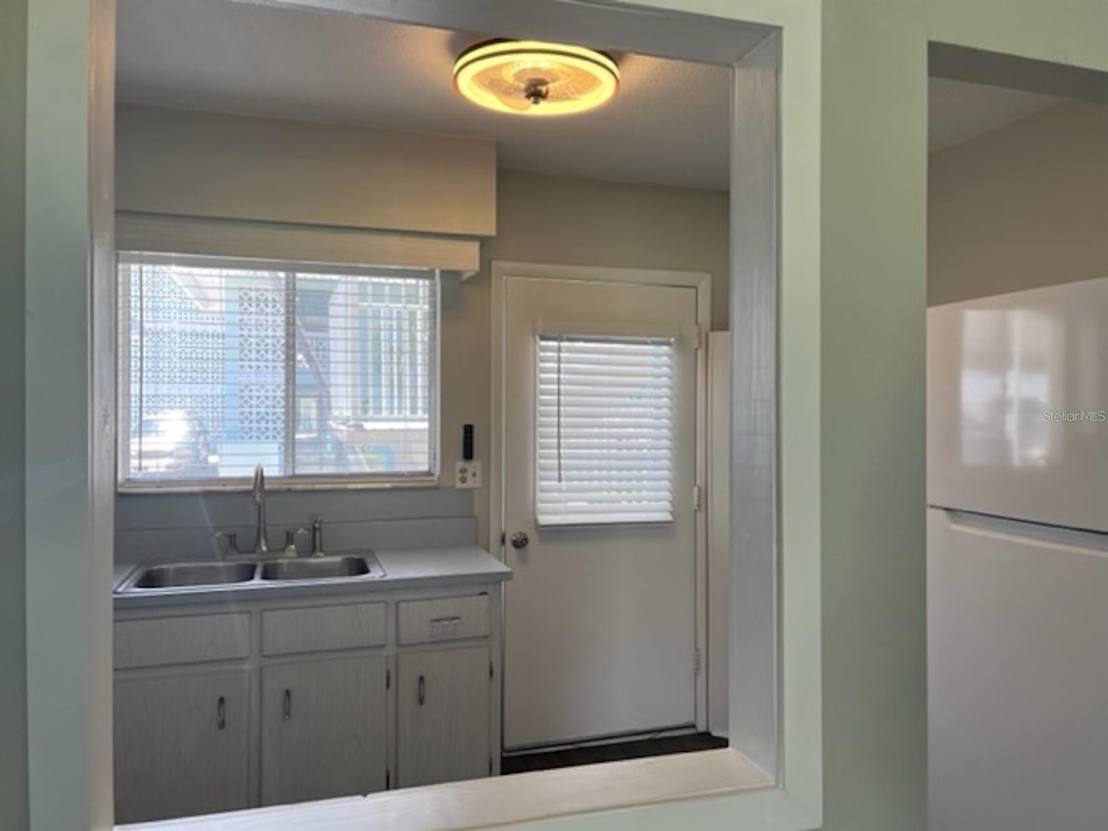 VENETIAN - Residential Lease