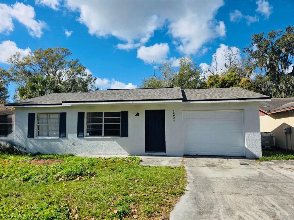 Photo of 1227 Waterview Boulevard W, Lakeland, FL 33801 (MLS # S5137731)
