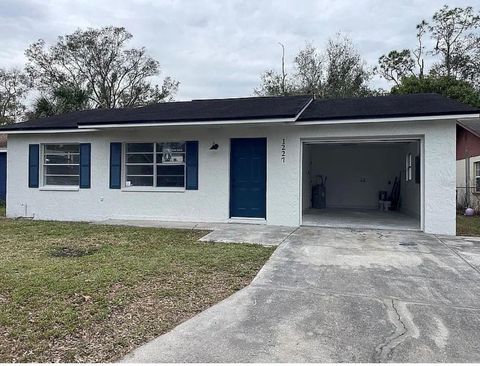 Photo of 1227 Waterview Boulevard W, Lakeland, FL 33801 (MLS # S5137731)