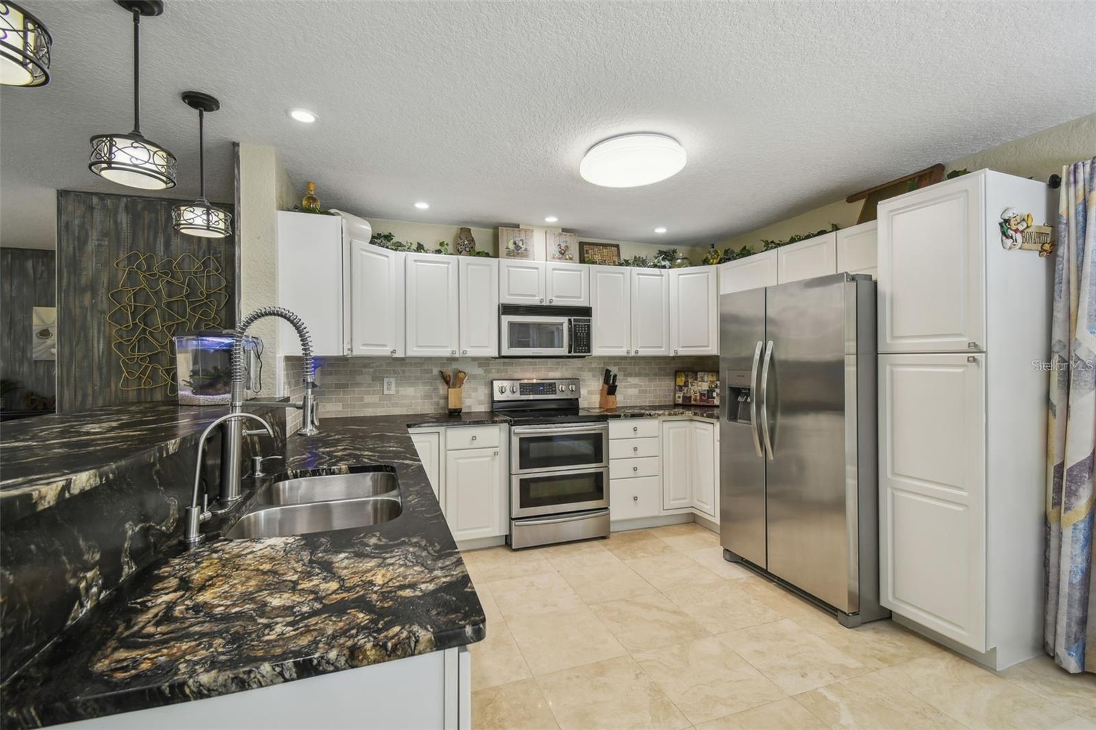 GOLDEN ACRES - Residential