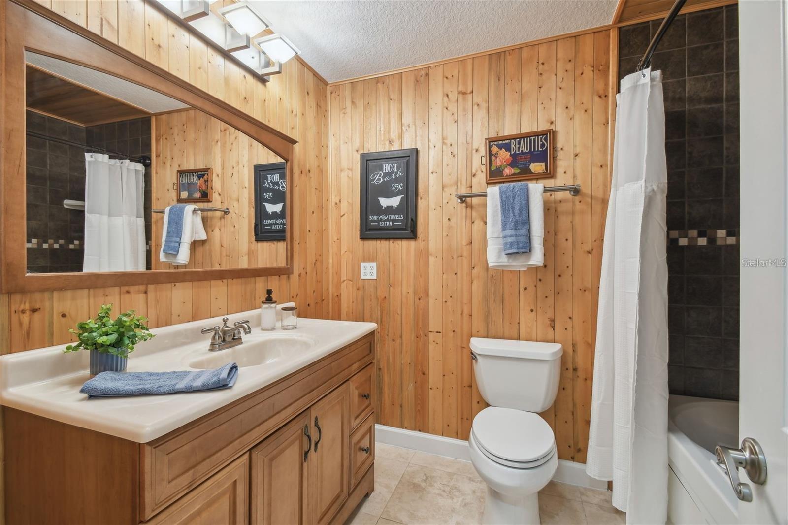 GOLDEN ACRES - Residential