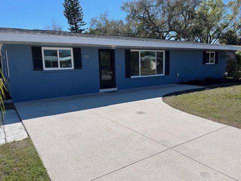 1211 CYPRESS AVENUE VENICE FL 34285