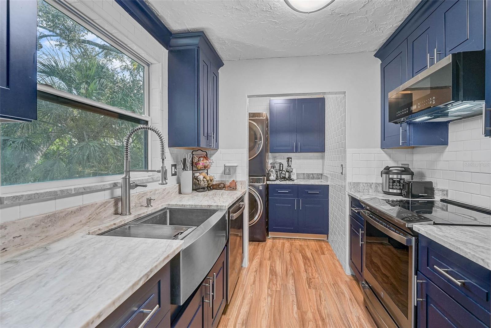 PHILLIPPI CREST WADE & AVERYS ADD 03 - Residential Income