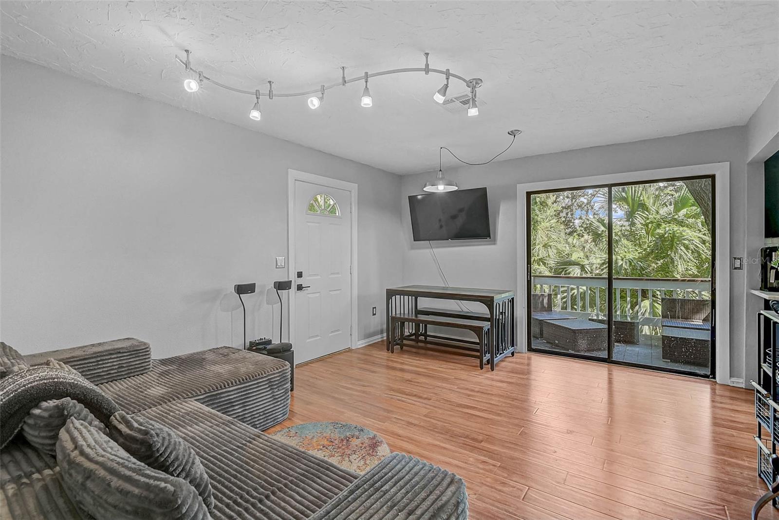 PHILLIPPI CREST WADE & AVERYS ADD 03 - Residential Income
