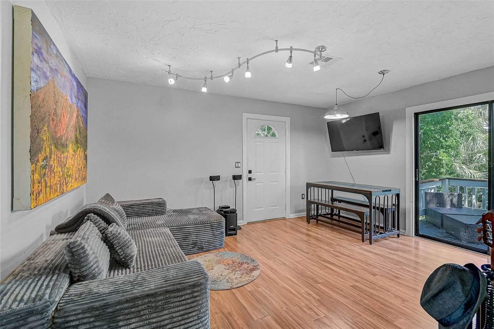 PHILLIPPI CREST WADE & AVERYS ADD 03 - Residential Income