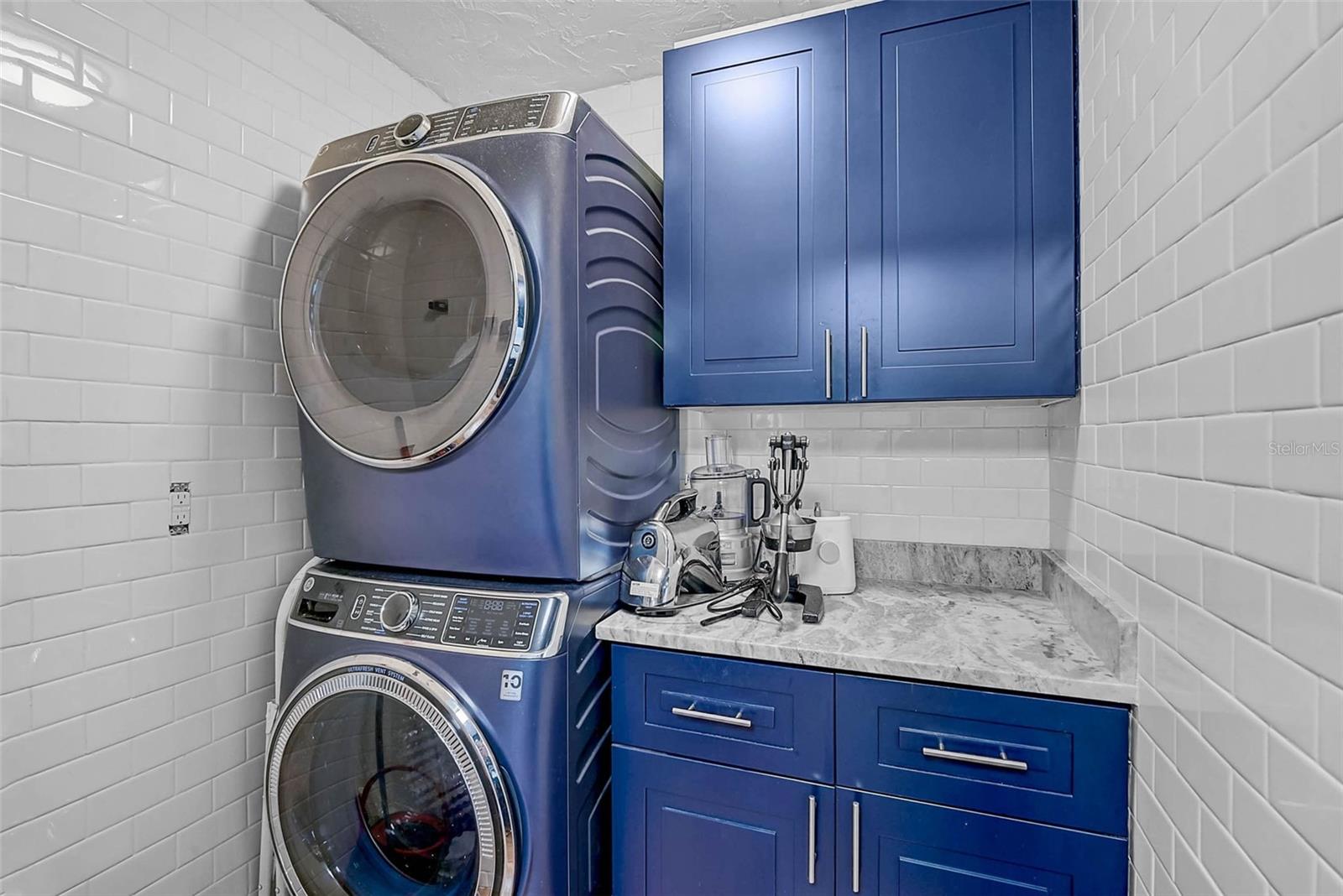 PHILLIPPI CREST WADE & AVERYS ADD 03 - Residential Income