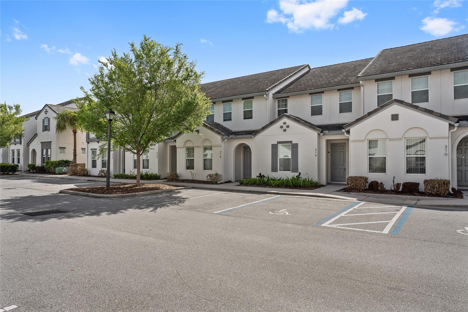 FESTIVAL PH 1 - Residential