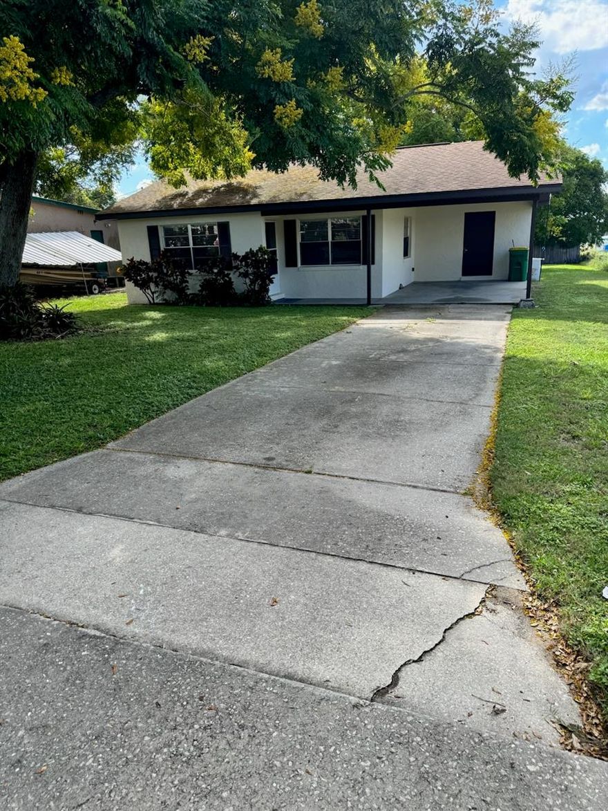 THIS HOME IS LOCATED IN THE CITY OF DUNDEE WITH EASY ACCESS TO HWY 27 ONLY 6 MINUTES. NO HOA. GRANITE COUNTER TOPS AND WOOD CABINETS. HOME HAS BEEN RECENTLY PAINTED AND REMODELD. STAINLESS STEEL APPLICANCES REFRIGERATOR BLACK RANGE PLUS A WASHER & DRYER IN UNITLY ROOM.