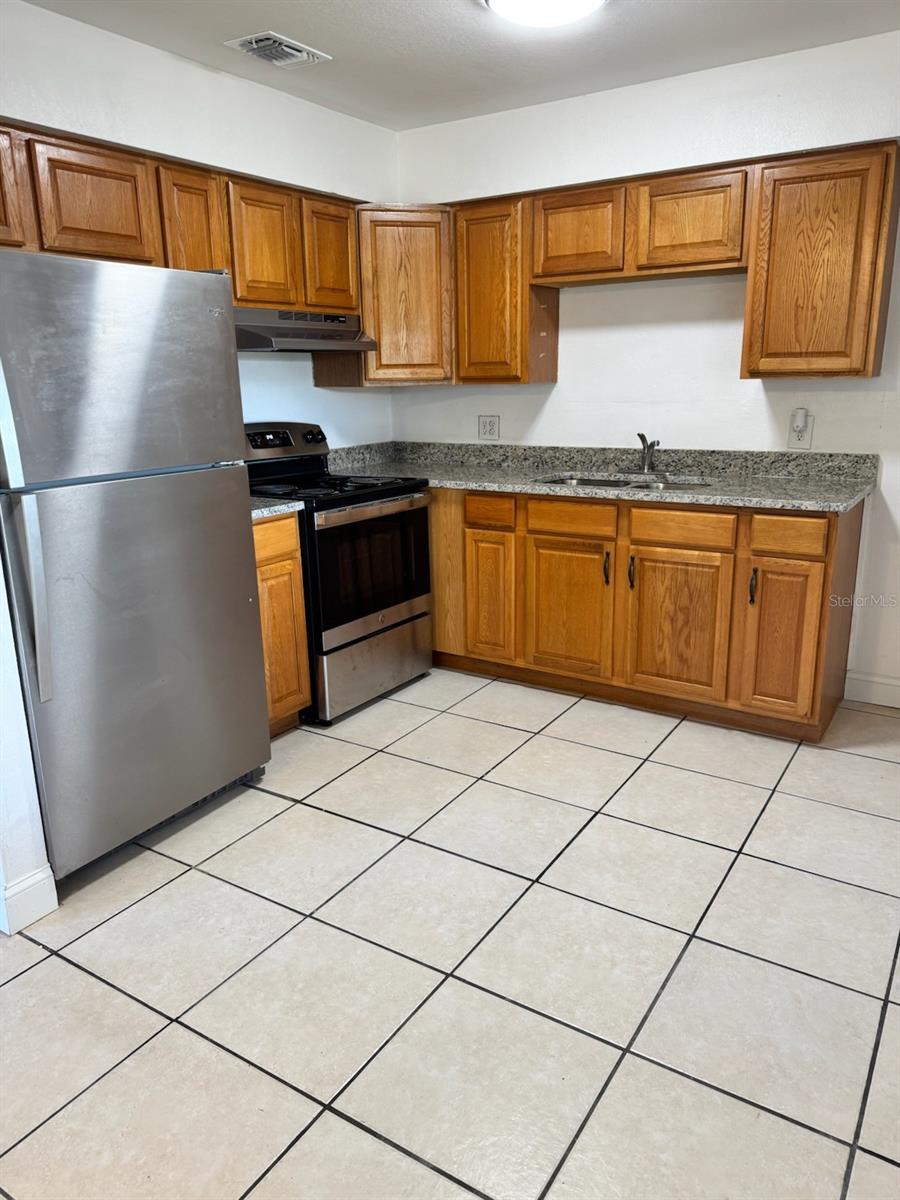 DUNDEE - Residential Lease