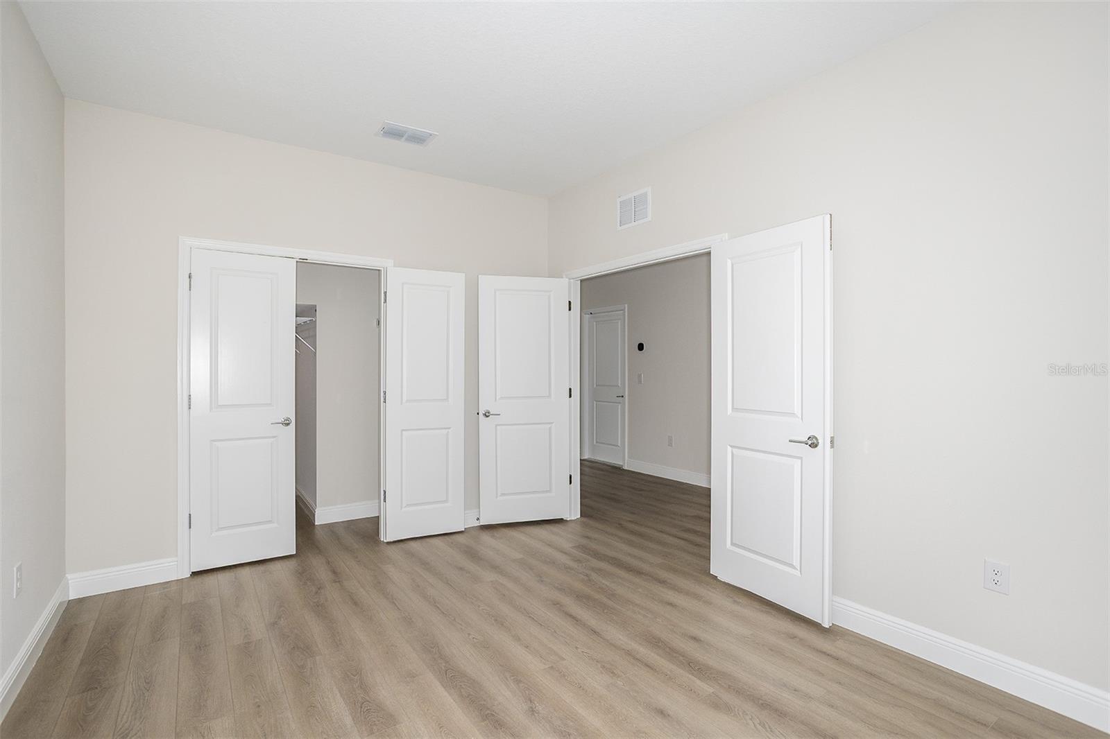 PASADENA WOODS - Residential