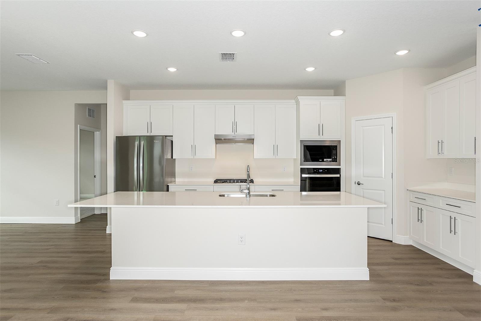 PASADENA WOODS - Residential