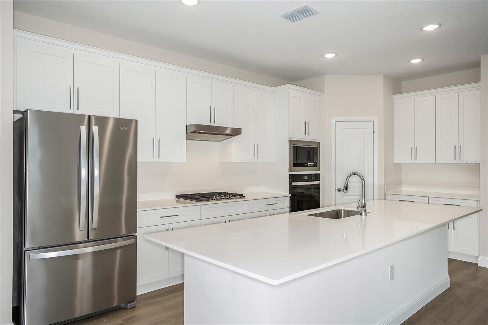 PASADENA WOODS - Residential