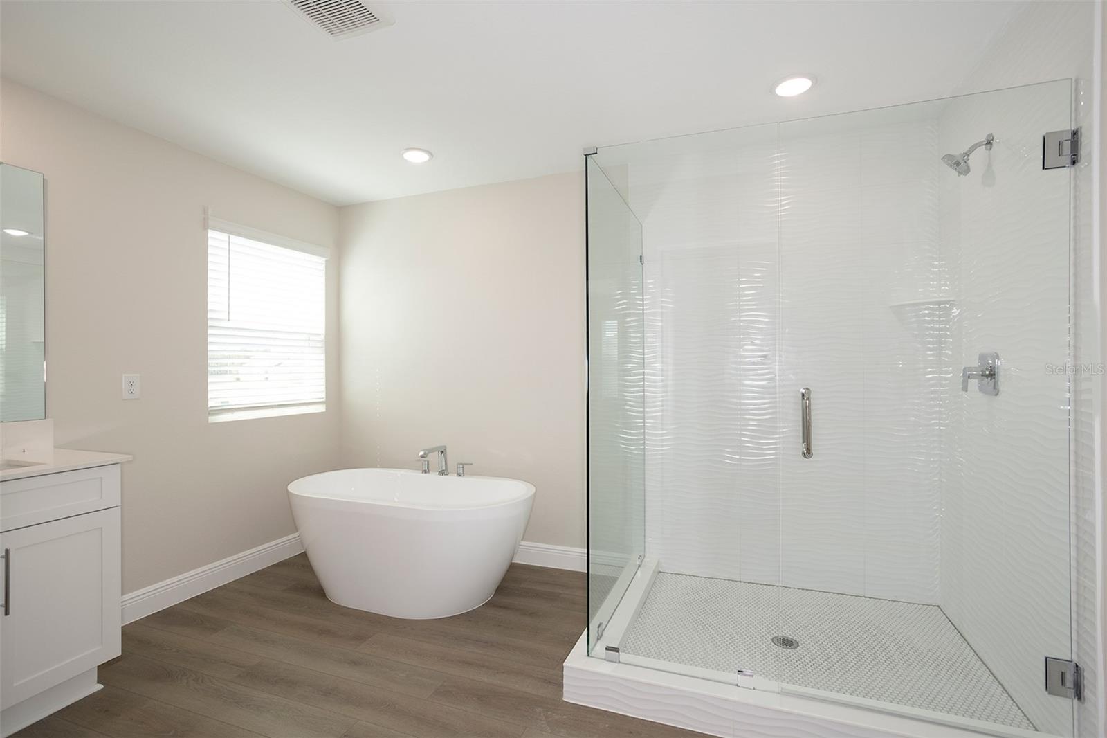 PASADENA WOODS - Residential