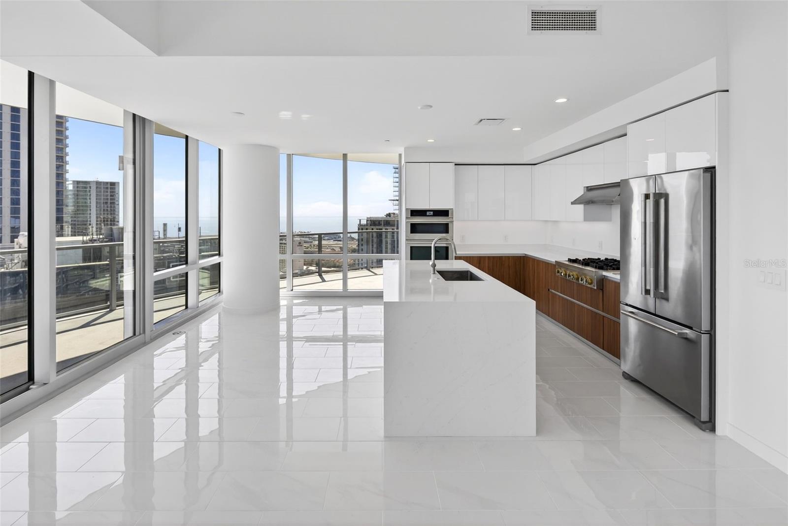 400 CENTRAL - Residential