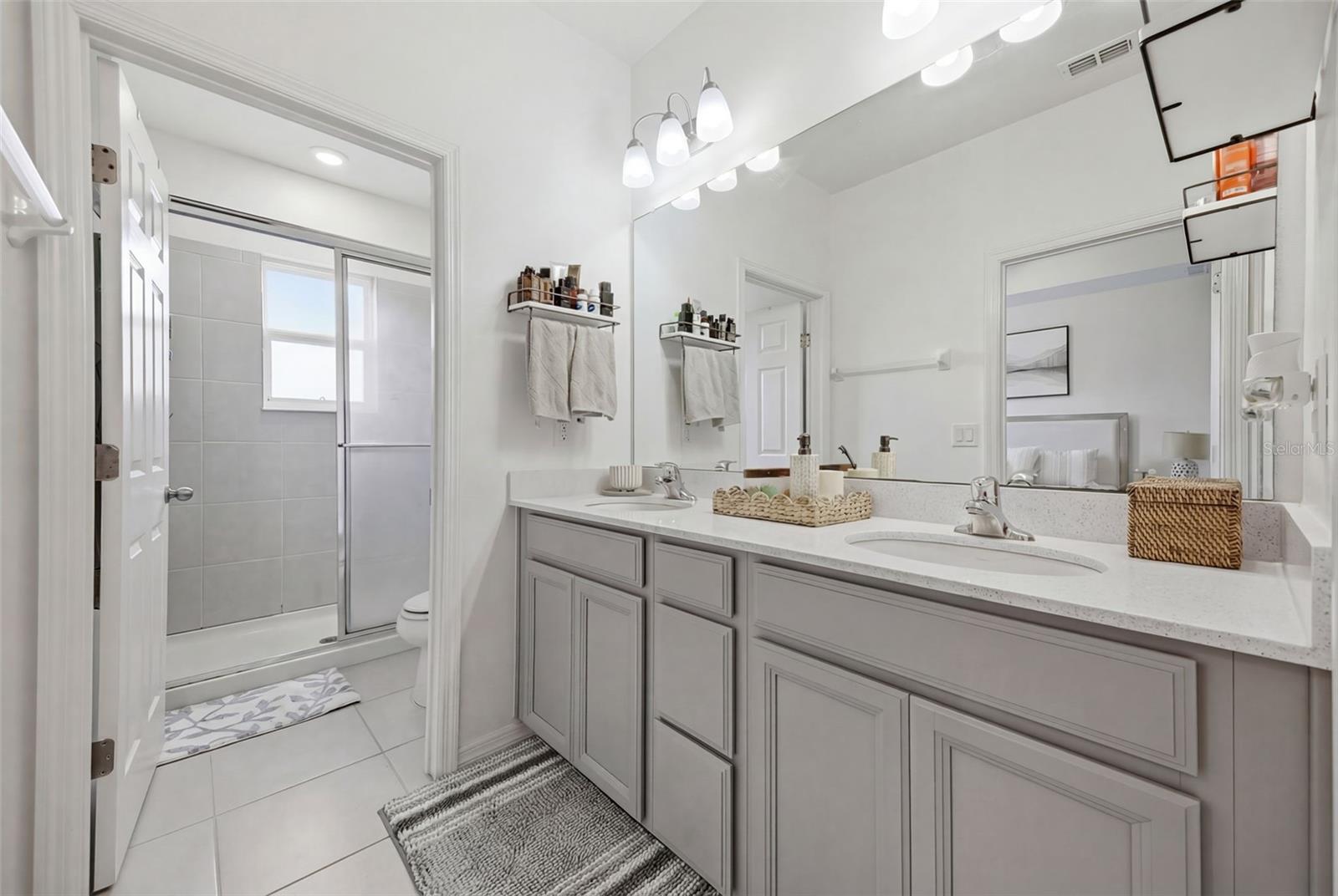 FISHHAWK RANCH WEST TWNHMS - Residential