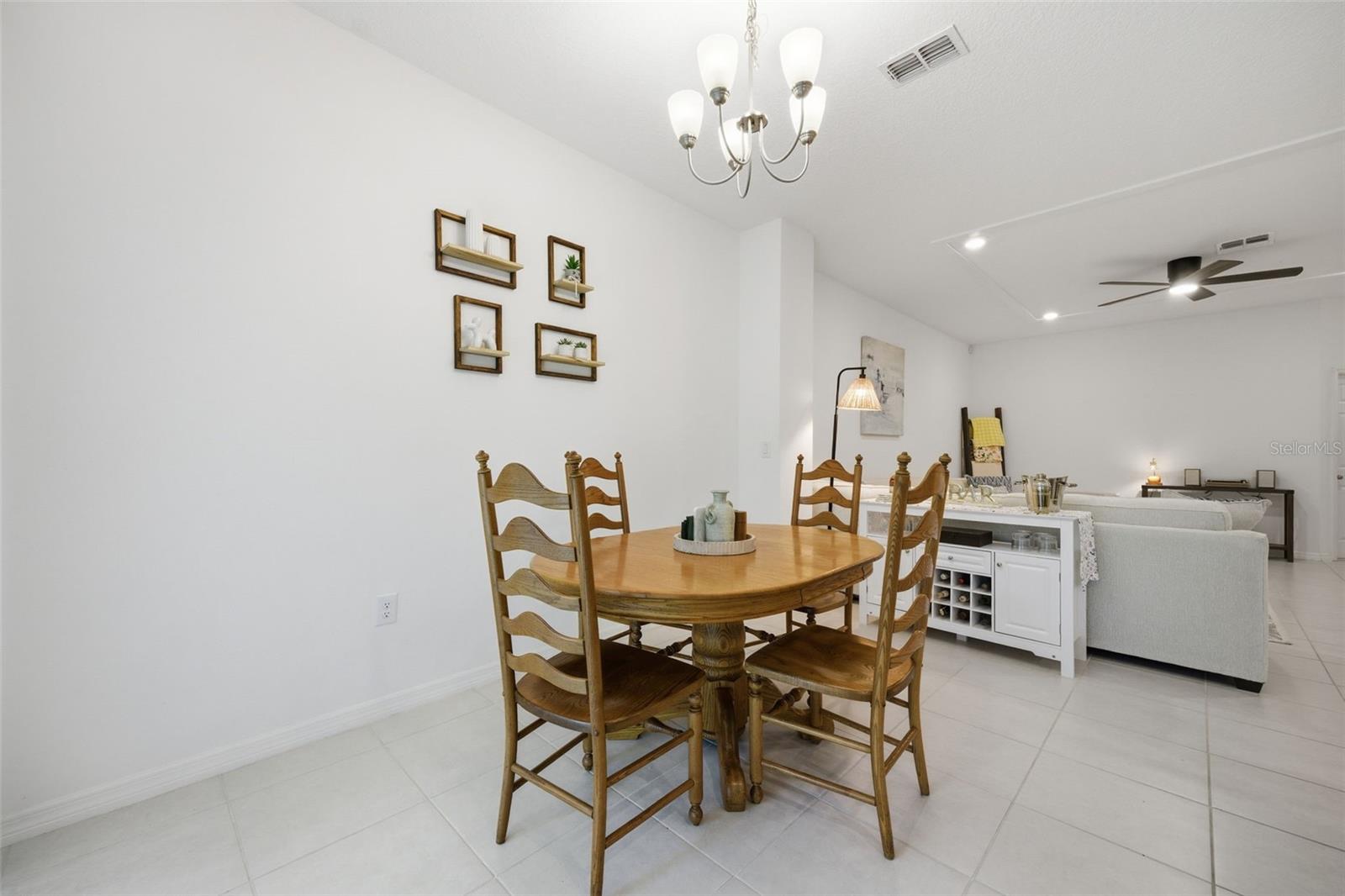 FISHHAWK RANCH WEST TWNHMS - Residential