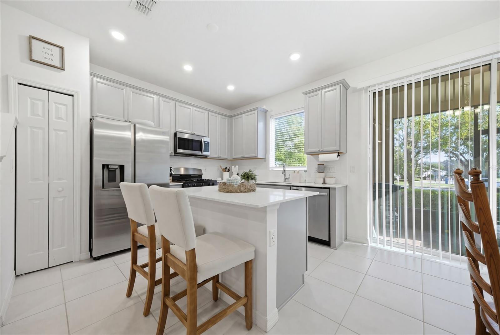 FISHHAWK RANCH WEST TWNHMS - Residential