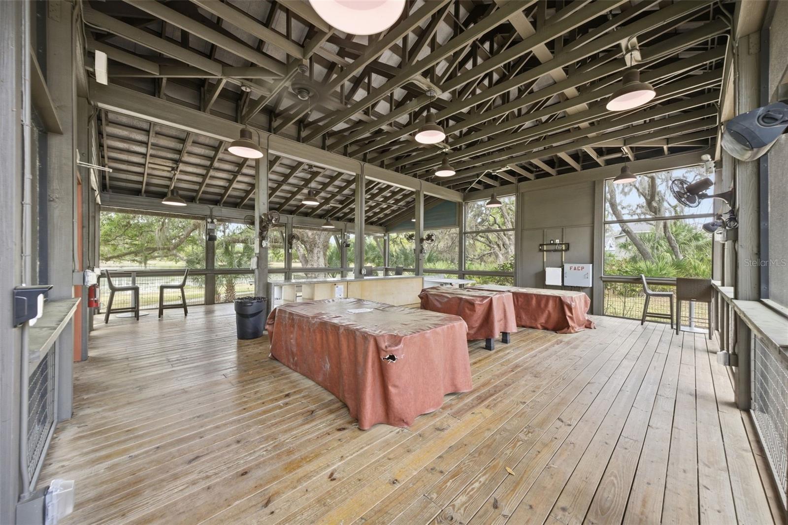 FISHHAWK RANCH WEST TWNHMS - Residential