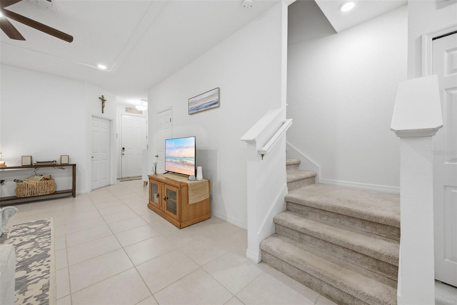 FISHHAWK RANCH WEST TWNHMS - Residential