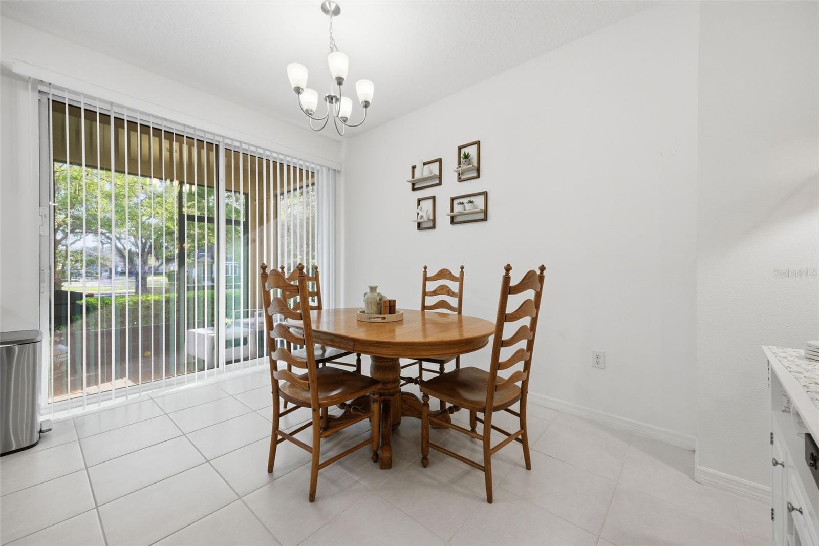 FISHHAWK RANCH WEST TWNHMS - Residential