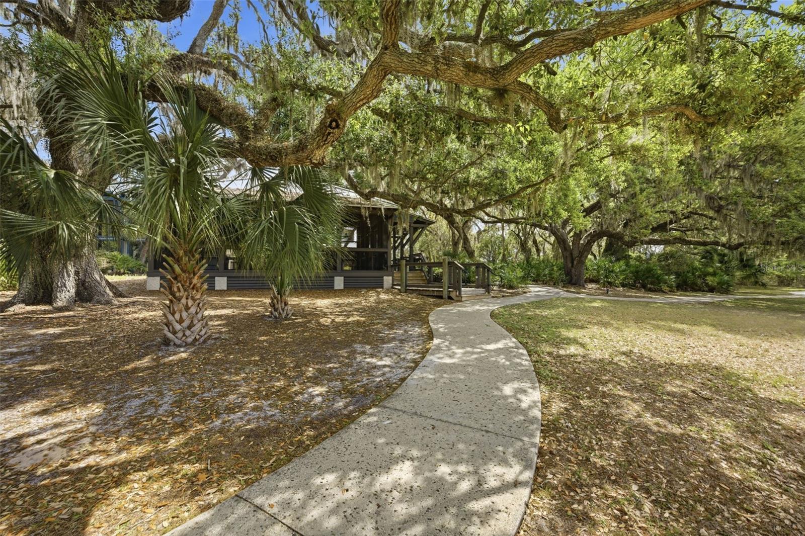 FISHHAWK RANCH WEST TWNHMS - Residential