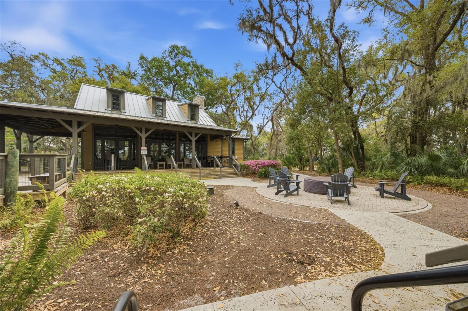 FISHHAWK RANCH WEST TWNHMS - Residential