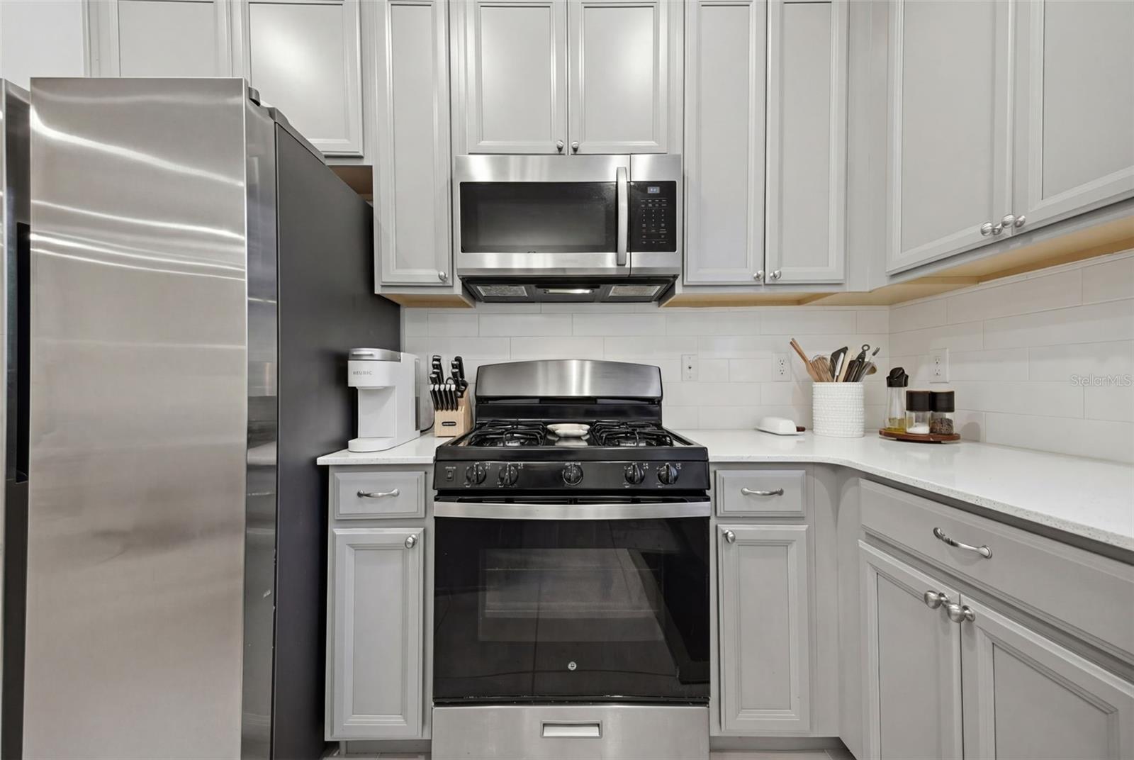 FISHHAWK RANCH WEST TWNHMS - Residential