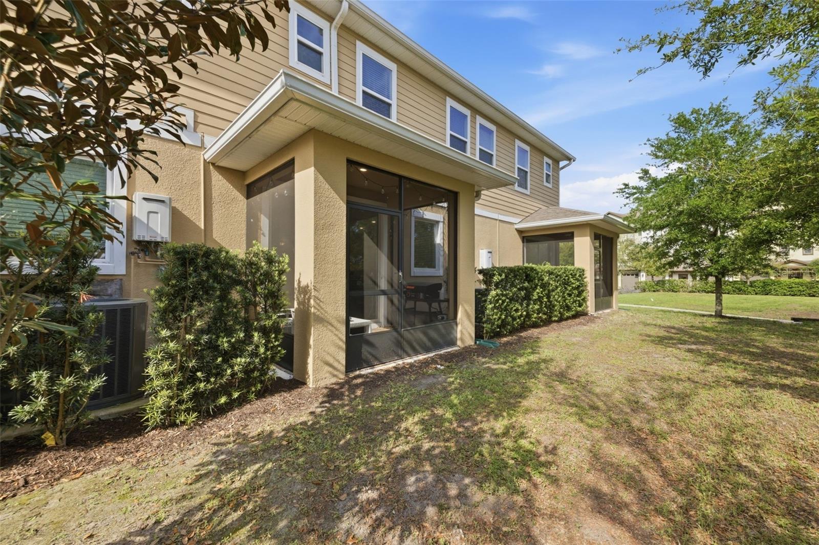 FISHHAWK RANCH WEST TWNHMS - Residential