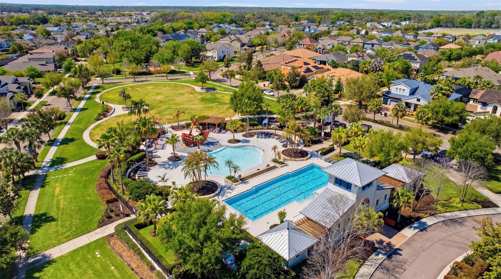 FISHHAWK RANCH WEST TWNHMS - Residential