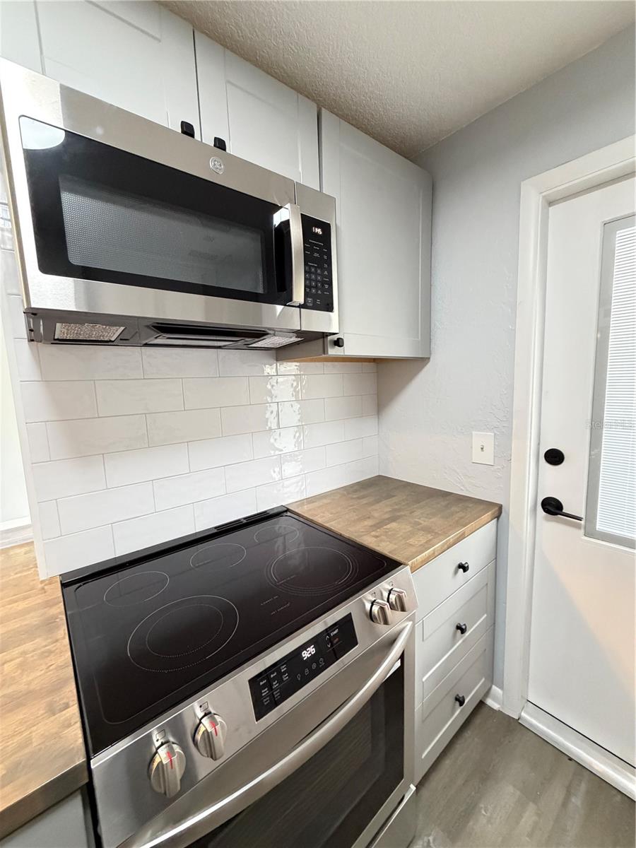 HAMPSHIRE HOUSE - Residential Lease