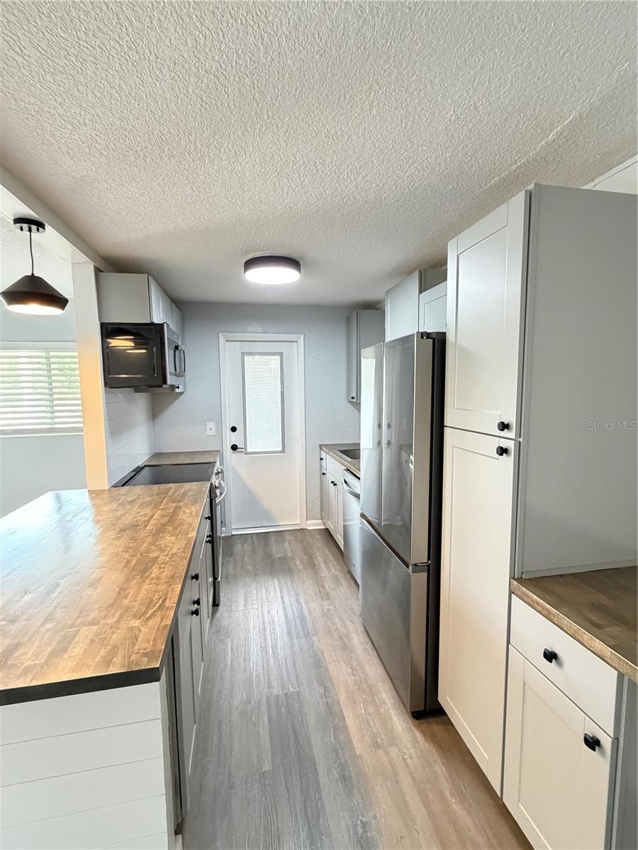 HAMPSHIRE HOUSE - Residential Lease