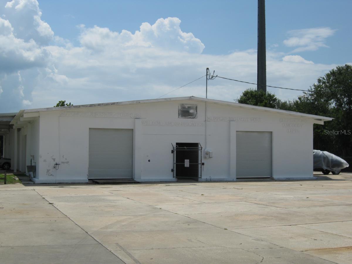 1200 S JOHN YOUNG PARKWAY