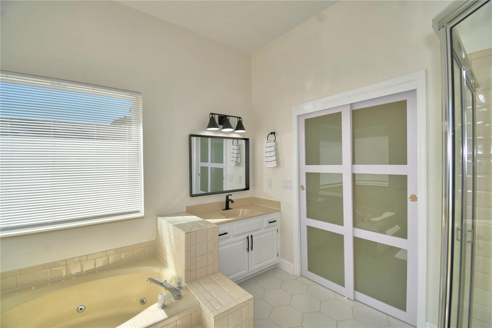857 SILK OAK TERRACE