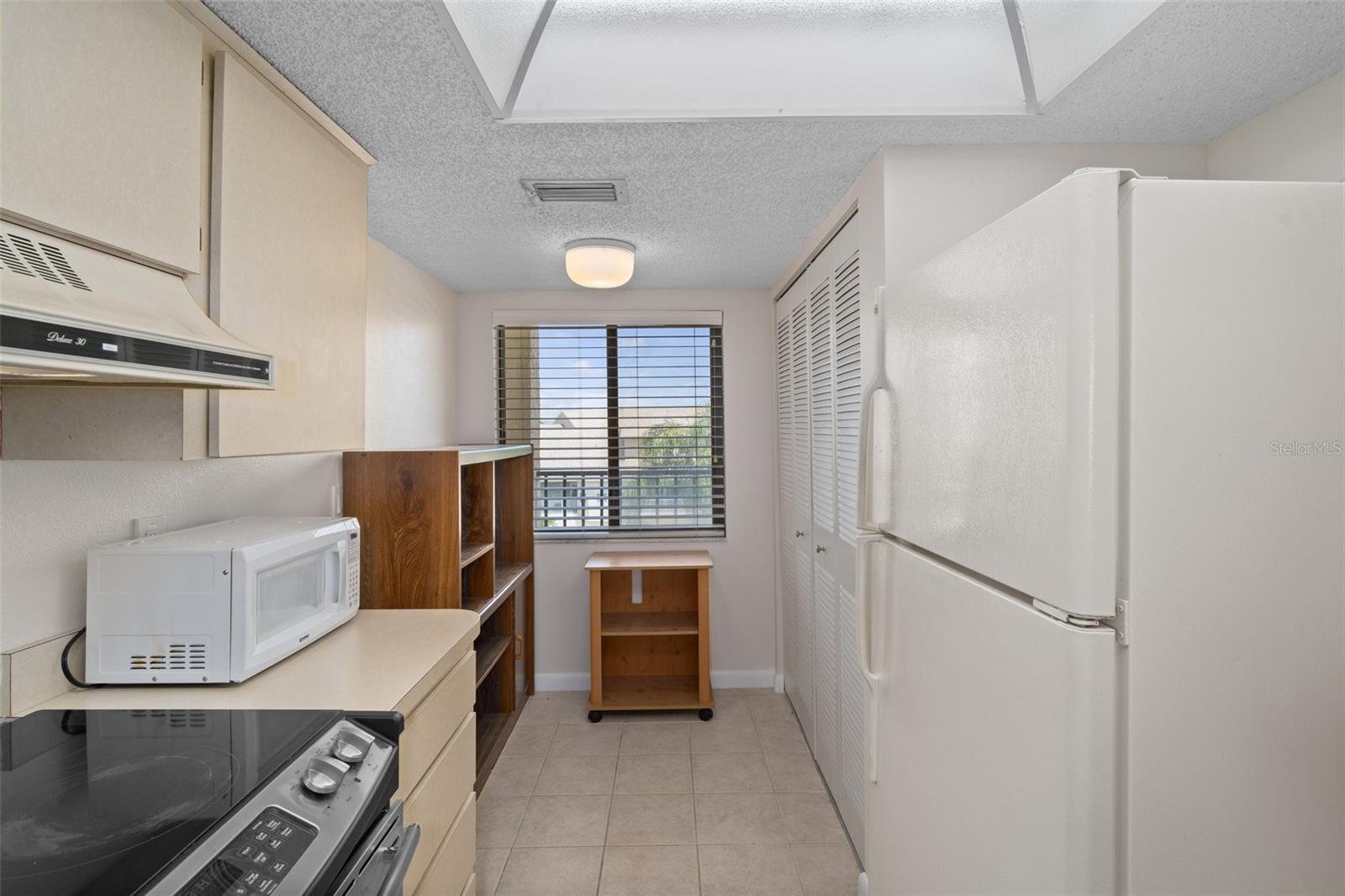 SAND PEBBLE POINTE CONDO 01 AMD 02 - Residential Lease