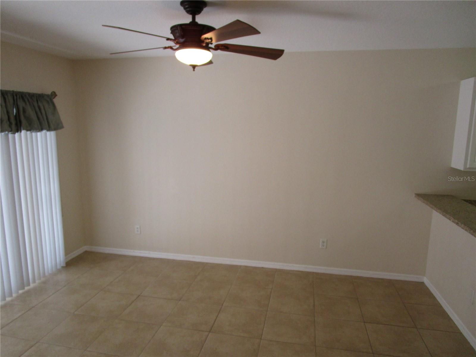 FISHHAWK RANCH TOWNHOMES - Residential Lease