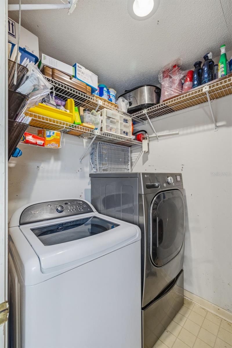 HUNTERS LAKE - Residential