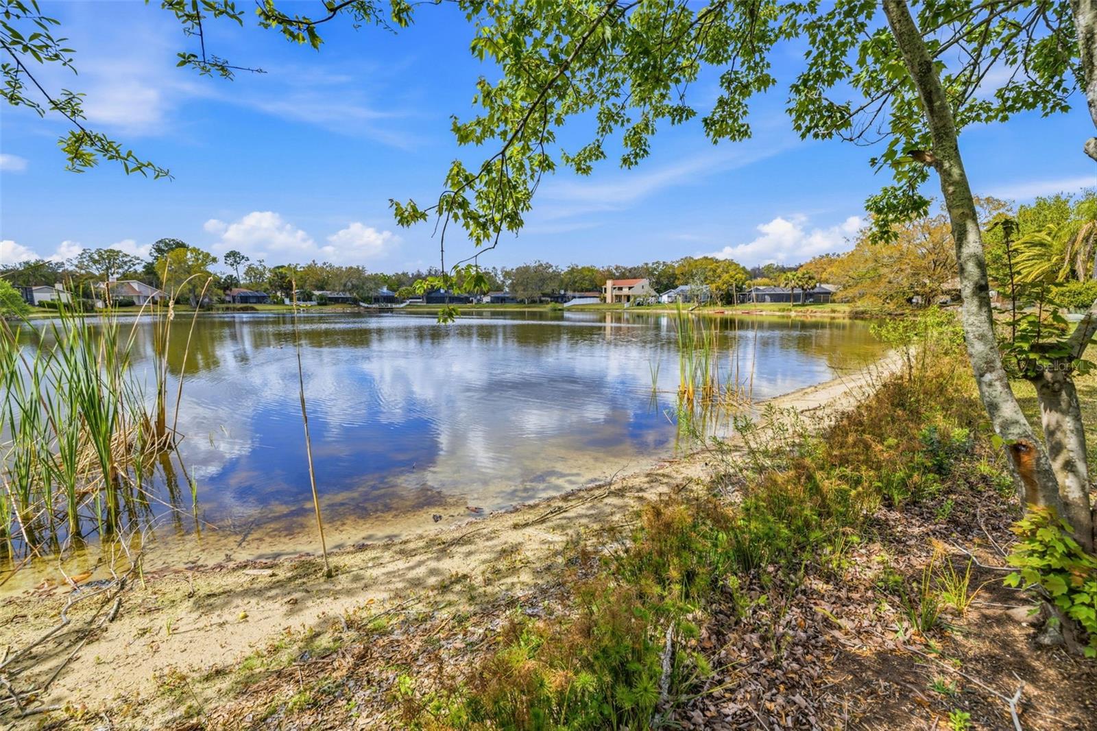 HUNTERS LAKE - Residential