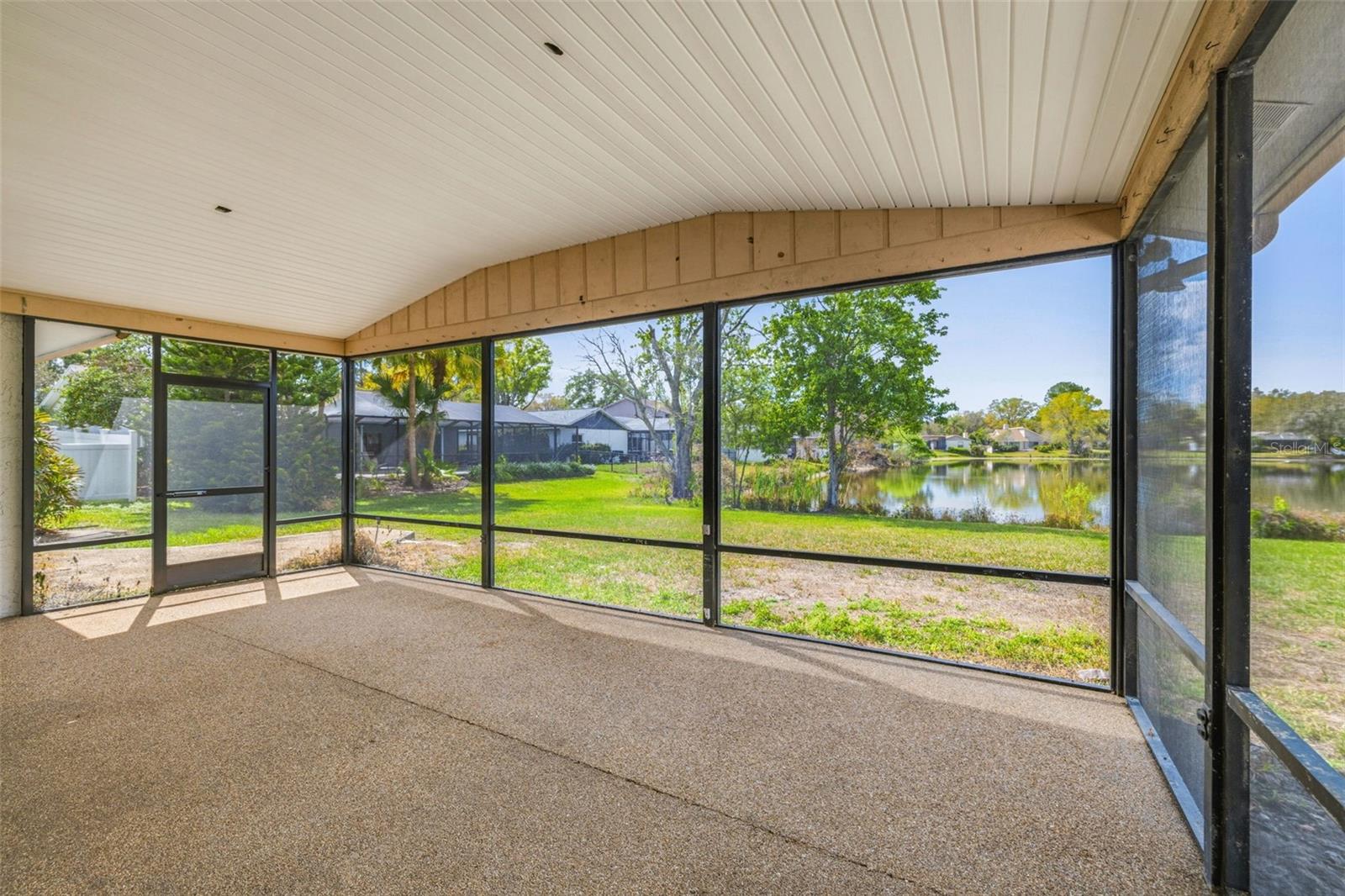 HUNTERS LAKE - Residential