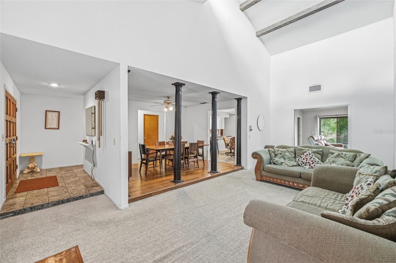 HUNTERS LAKE - Residential