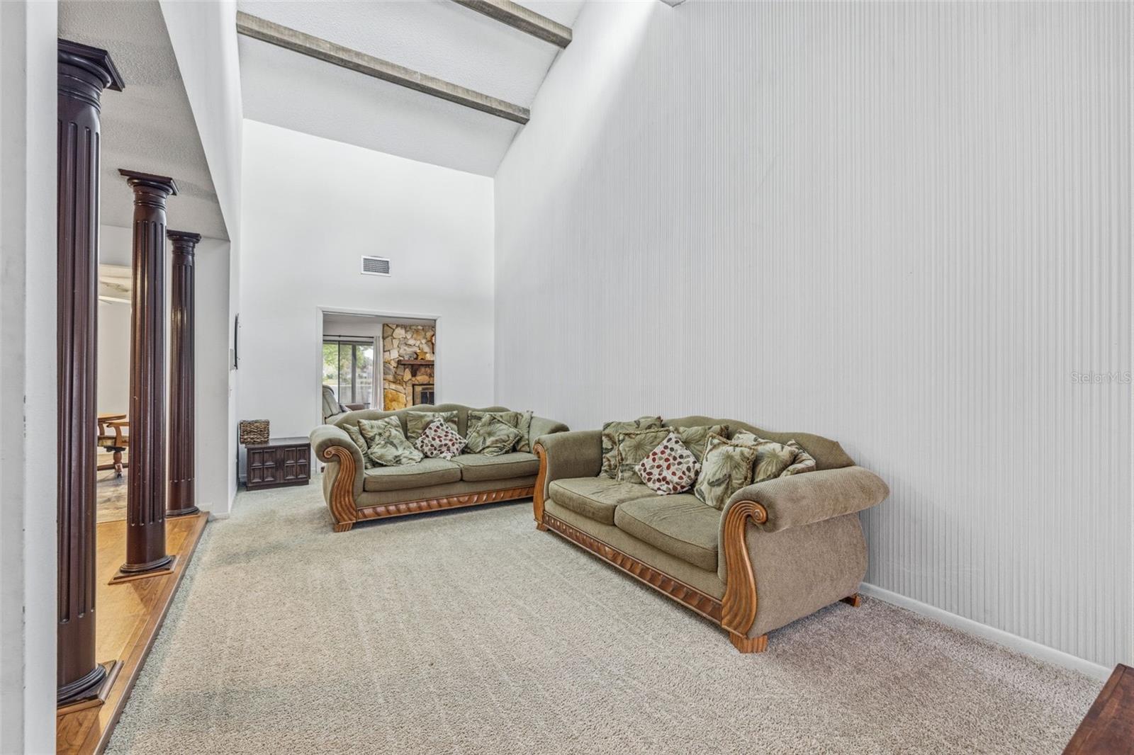 HUNTERS LAKE - Residential