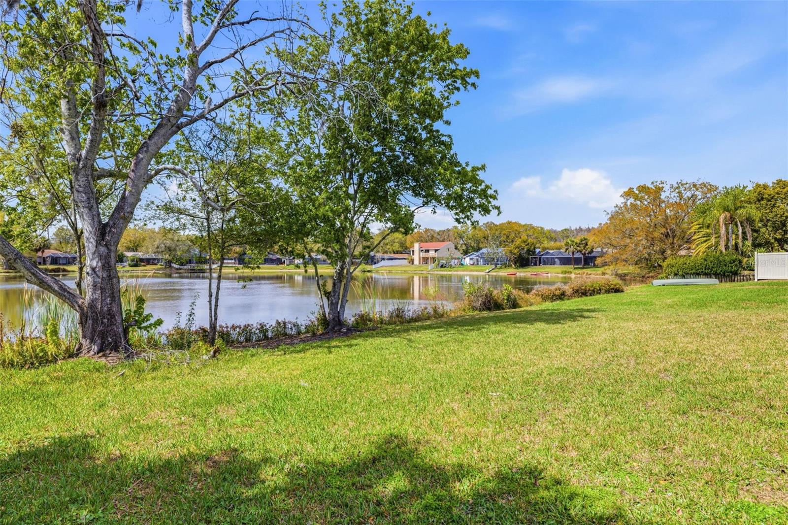 HUNTERS LAKE - Residential