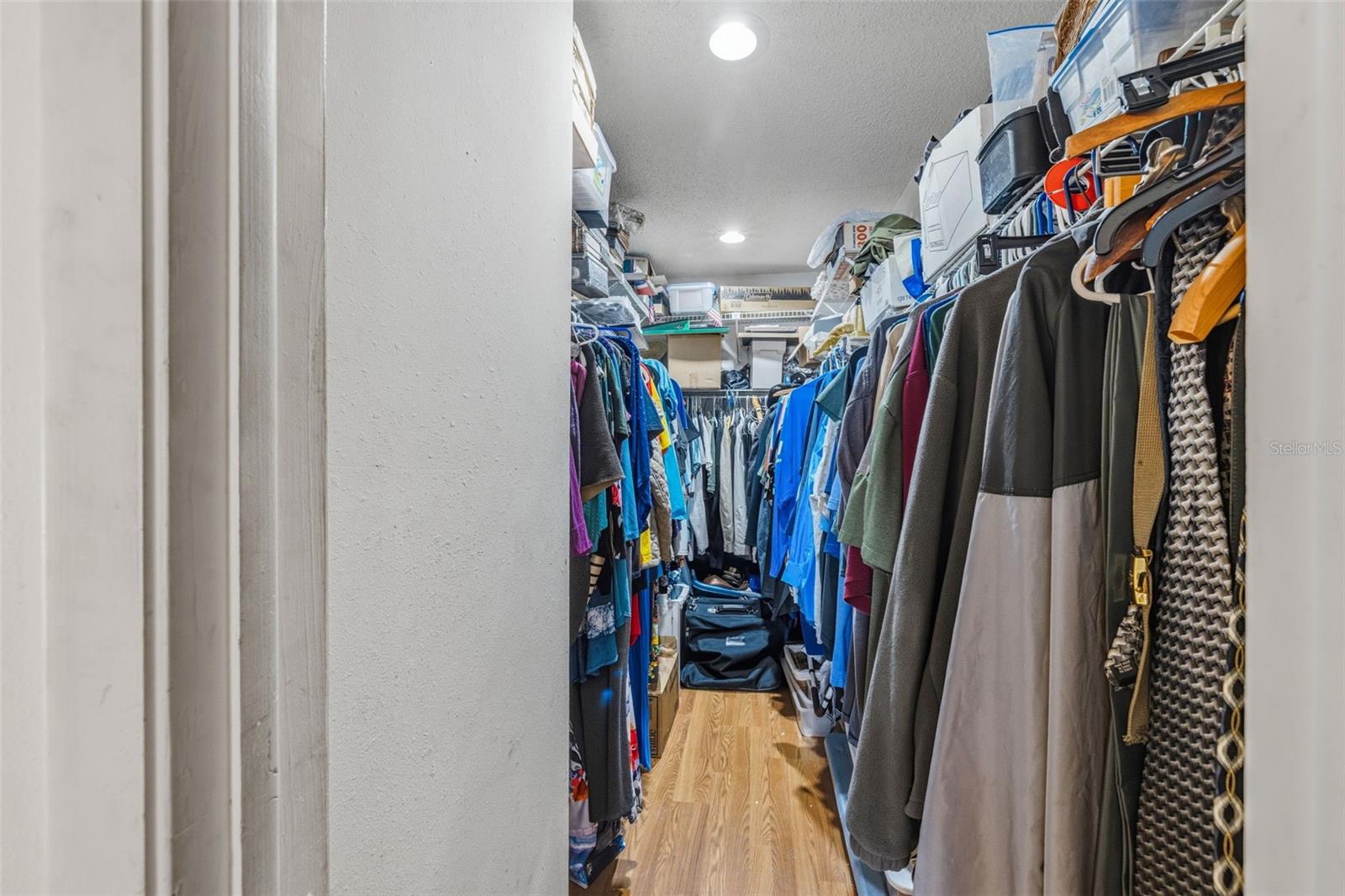 HUNTERS LAKE - Residential