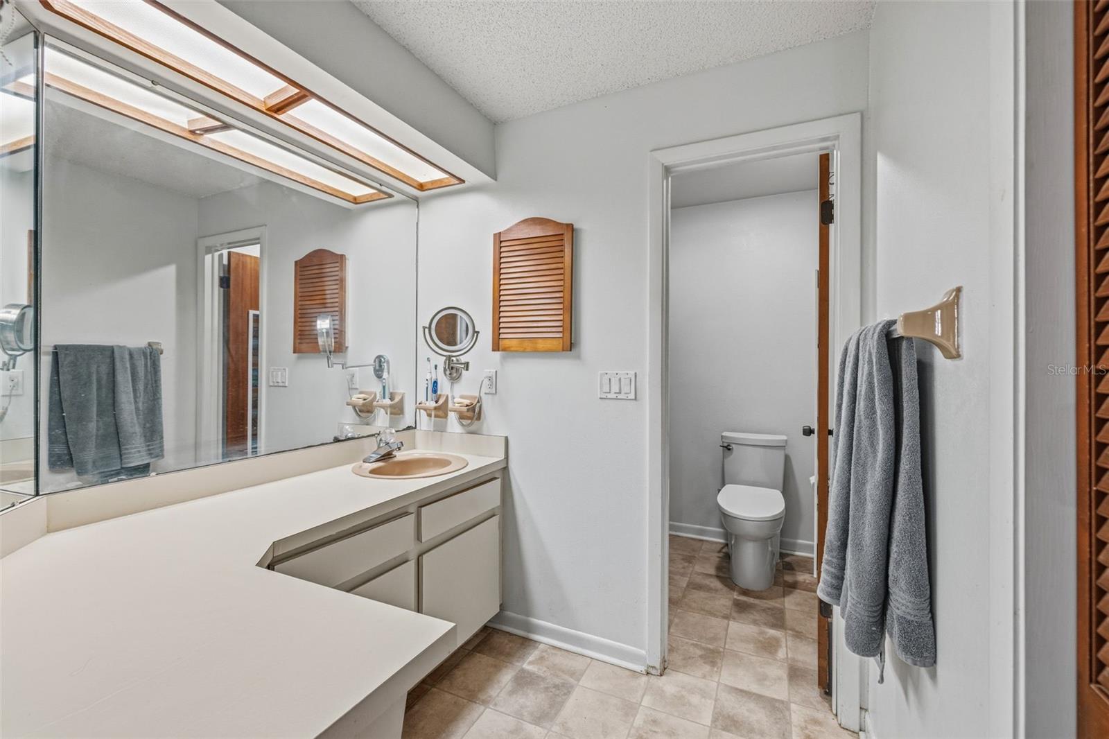 HUNTERS LAKE - Residential