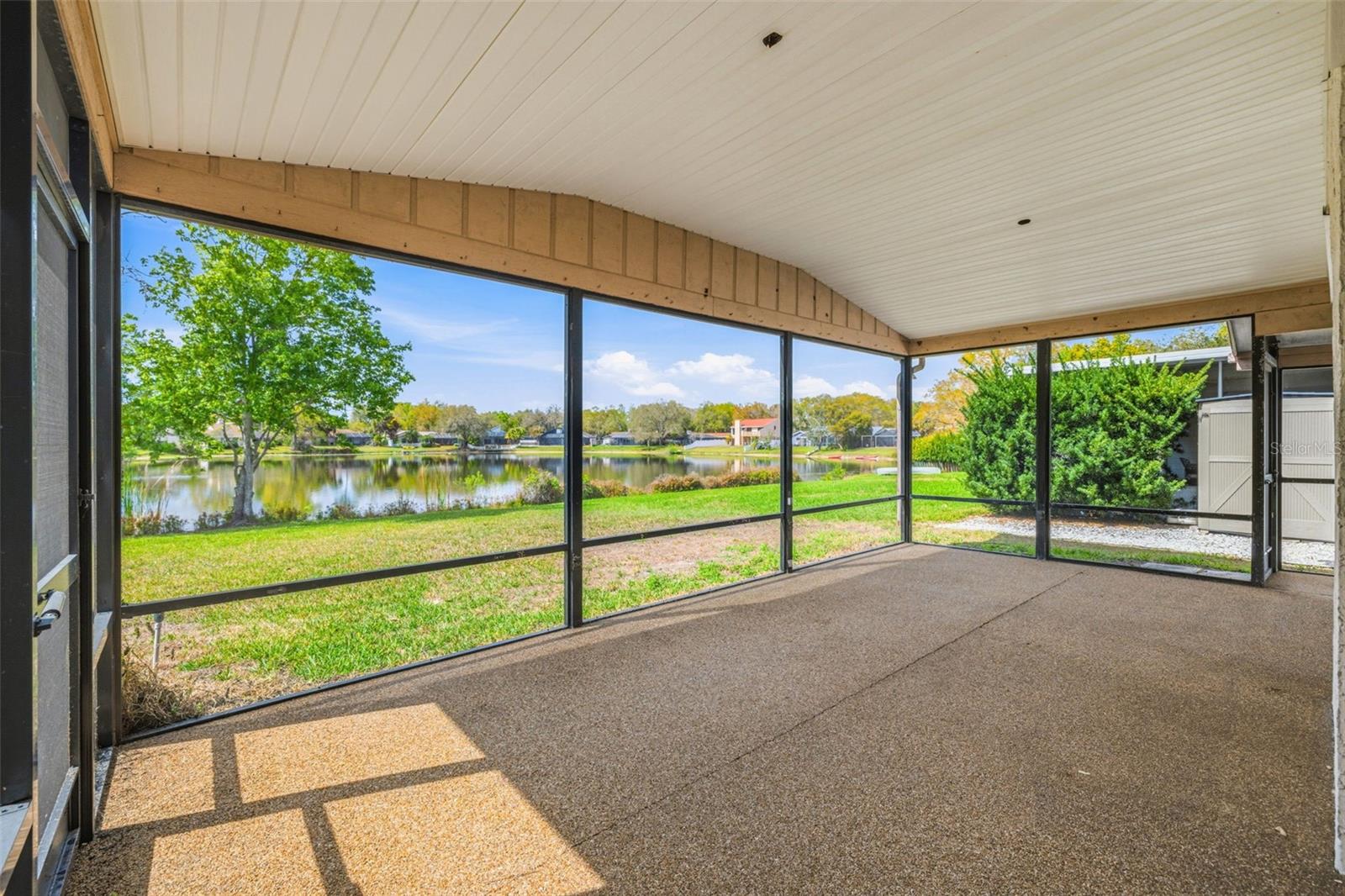 HUNTERS LAKE - Residential