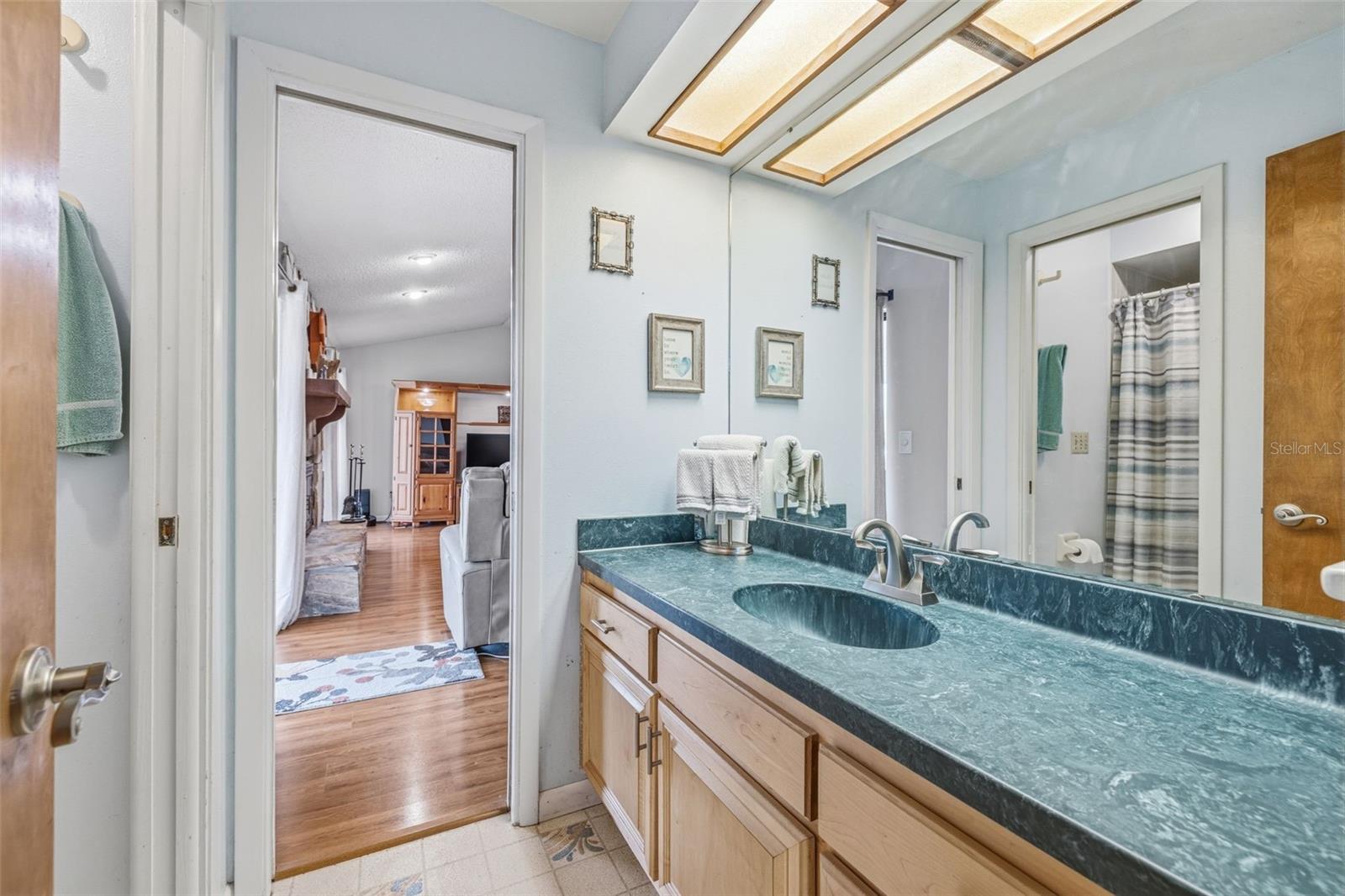 HUNTERS LAKE - Residential