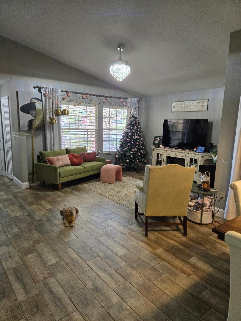 COUNTRY LANE - Residential