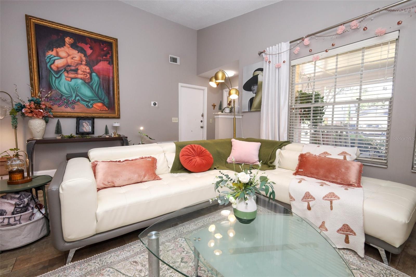 COUNTRY LANE - Residential