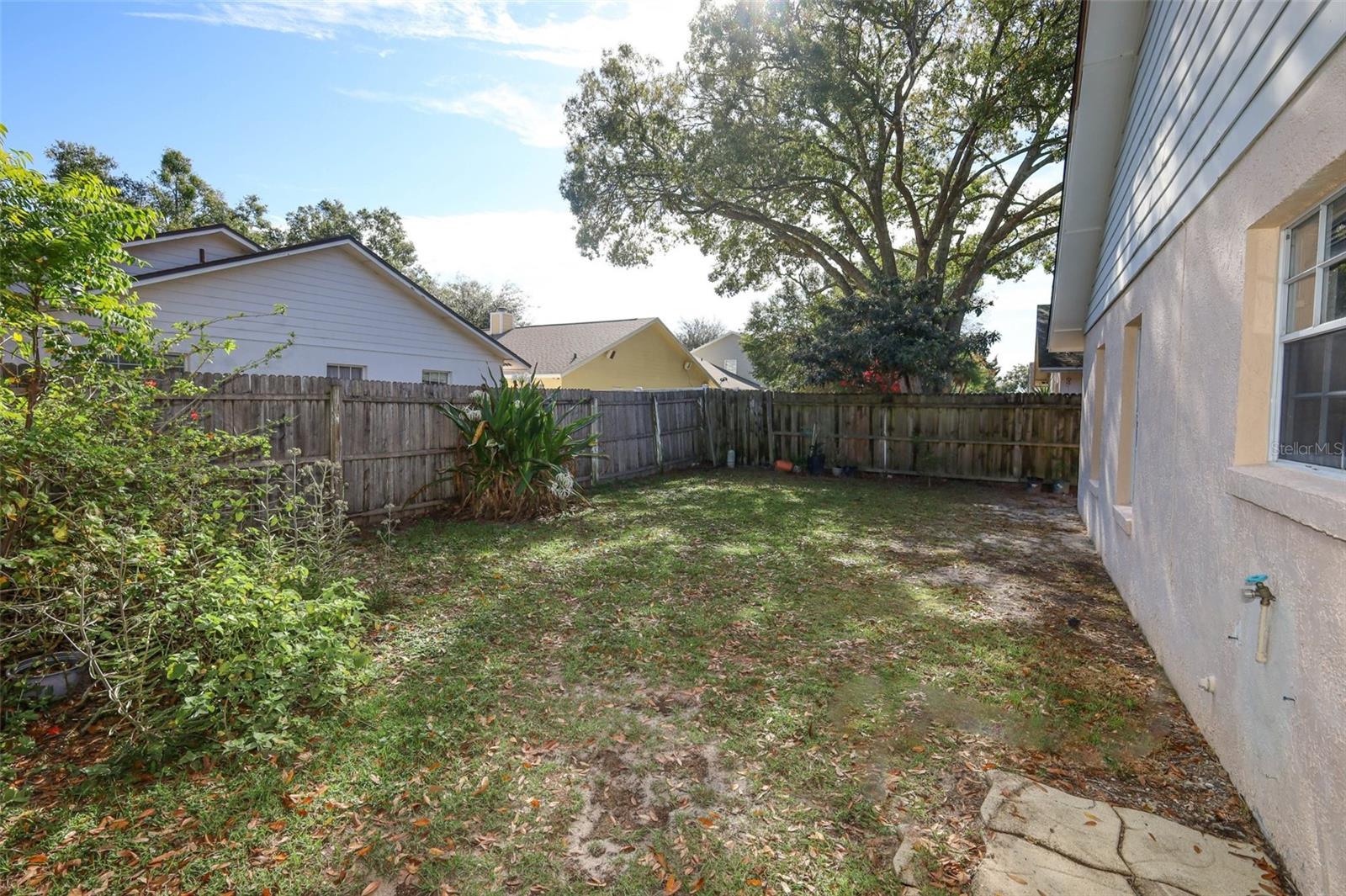 COUNTRY LANE - Residential