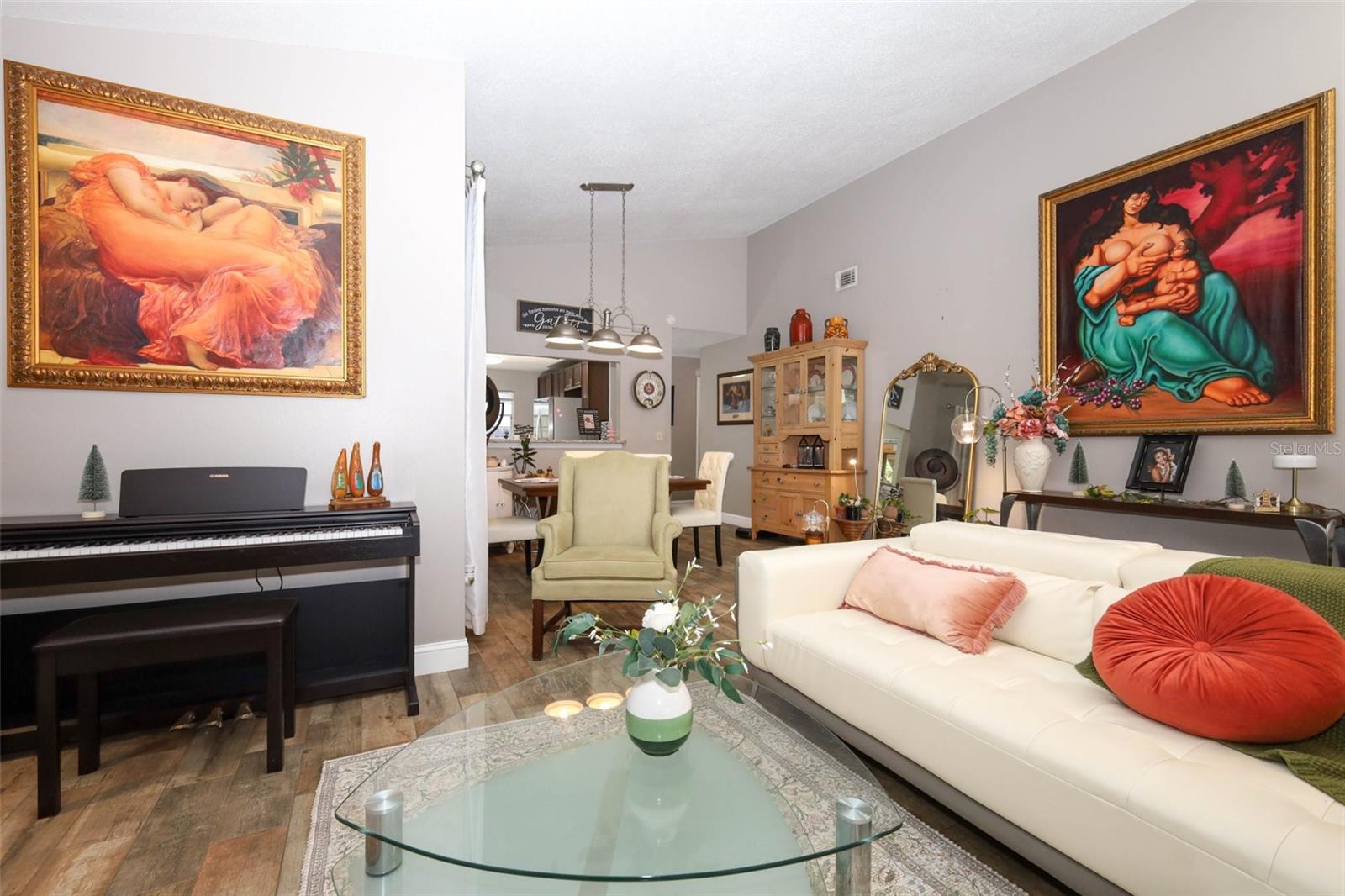 COUNTRY LANE - Residential