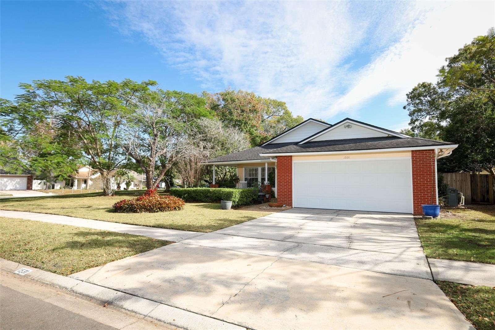 COUNTRY LANE - Residential